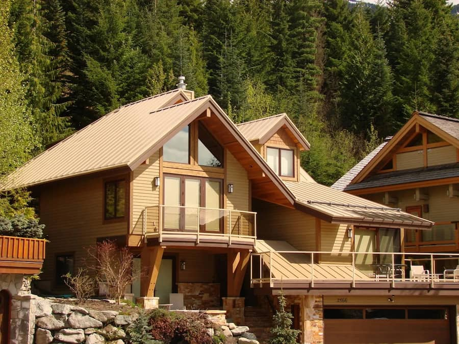 Alcan Products standing seam roof. Image courtesy of www.AlcanProducts.ca. 