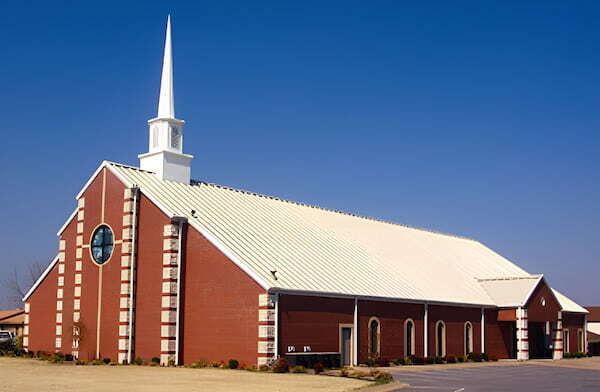 Encore Steel Buildings standing seam roof. Image courtesy of www.EncoreSteelBuildings.com.