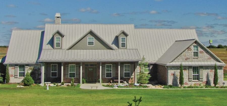 Metal Panels, Inc standing seam roof. Image courtesy of www.MetalPanelsInc.com.