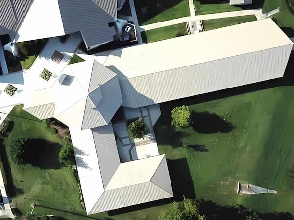 Mid Florida Metal Roofing standing seam roof. Image courtesy of www.MidFloridaMetalRoofingSupply.com. 